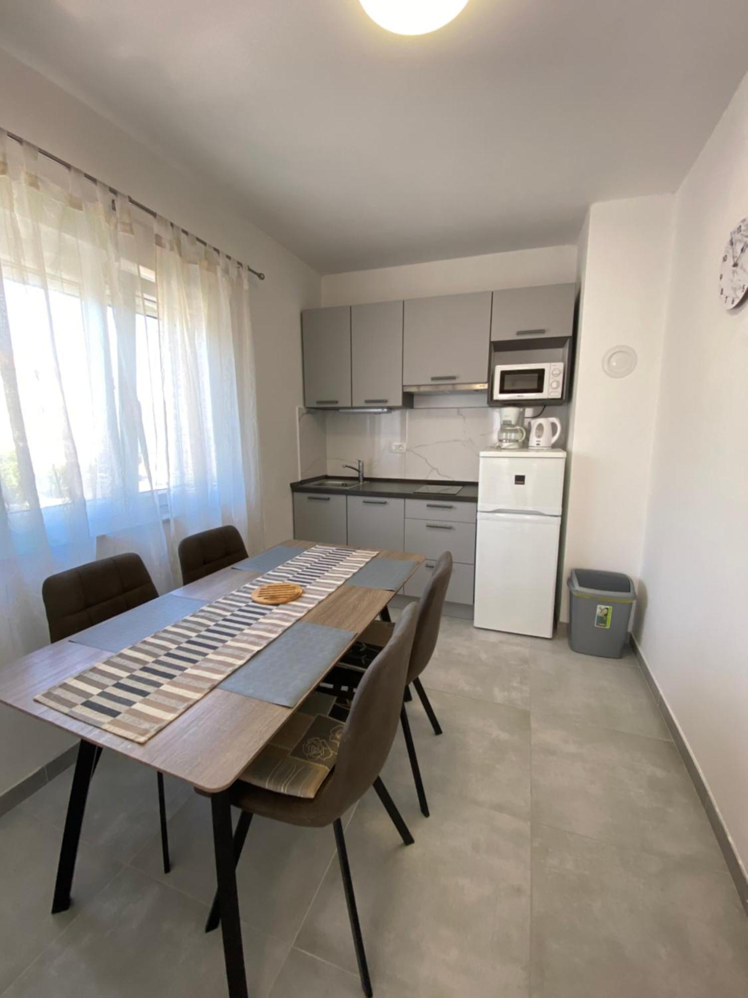 Apartmani Radosav Šilo Zewnętrze zdjęcie